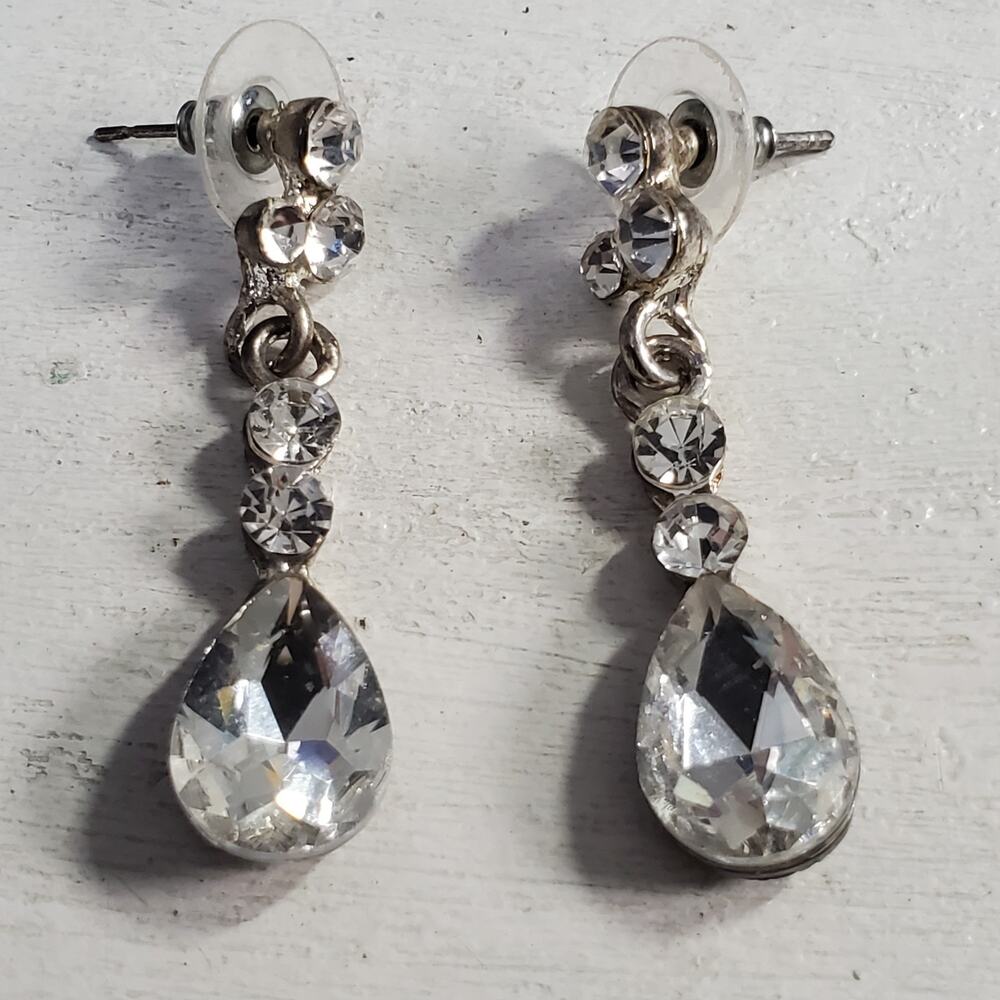 Vintage Statement Earrings Gorgeous Rhinestone Faux Diamond 1.5 Inch Drop